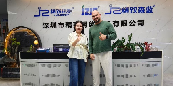 國際客戶蒞臨精致機柜，深入考察智能制造與創(chuàng)新實力