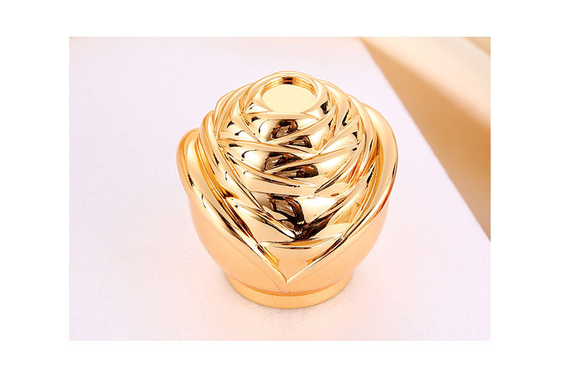 die casting zamak golden Blossom shaped Decorative bottle cap private label manufacturer